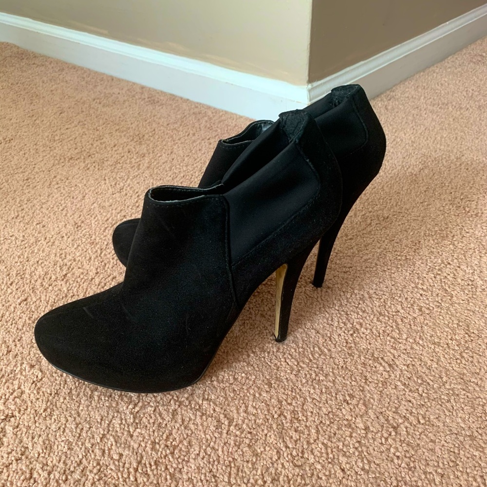 GREAT CONDITION JESSICA SIMPSON BOOTIES SIZE 8